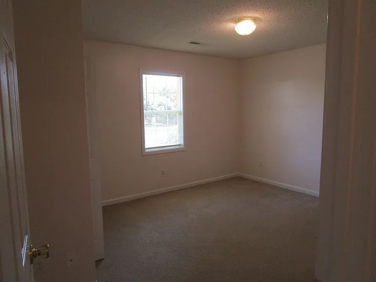 2555 Nicholson Dr — Photo 11