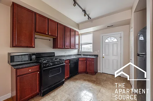 7462 N Greenview Ave #1 Photo 1 7462 N Greenview Ave #1 Photo 1
