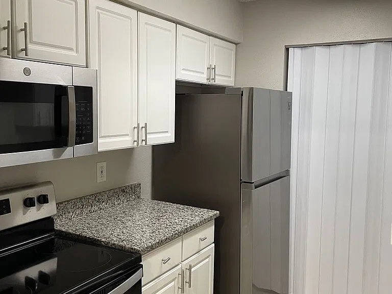 3764 Idlebrook Cir #204 — Photo 8
