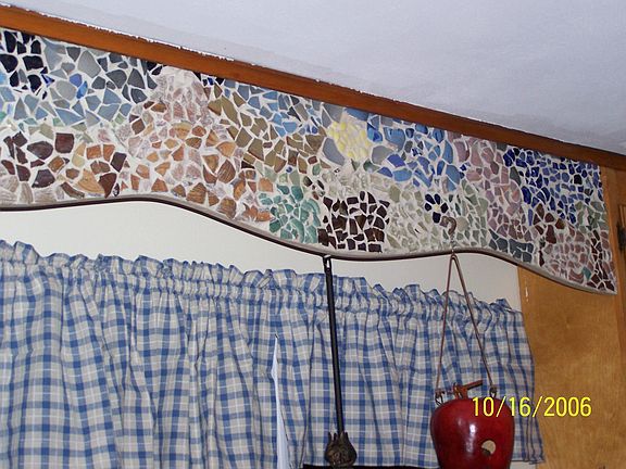 Kitchen mosaic valance