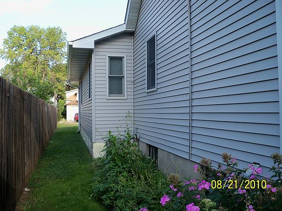 3rd image of 3741 28th Ave S