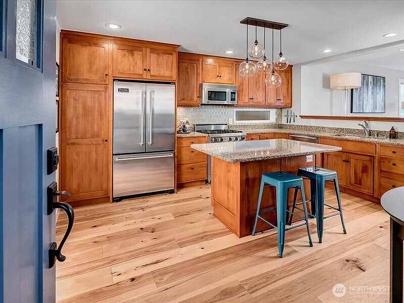 5th image of 11262 Riviera Place NE