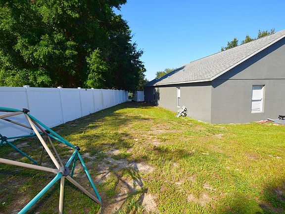 4th image of 500 Lake Charles Dr