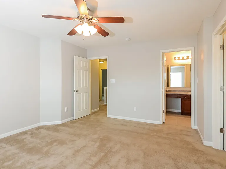 2349 Bridlewood Dr — Photo 10