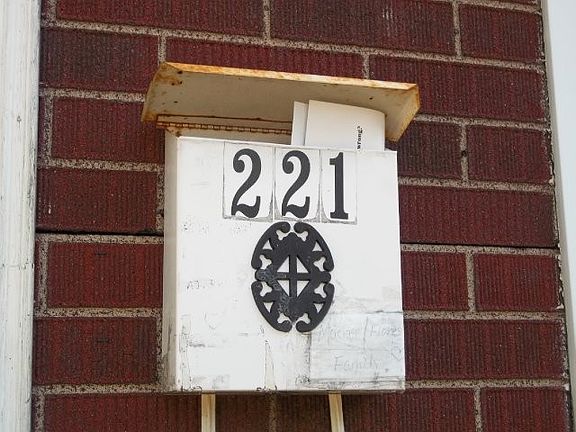 2nd image of 221 27th Ave