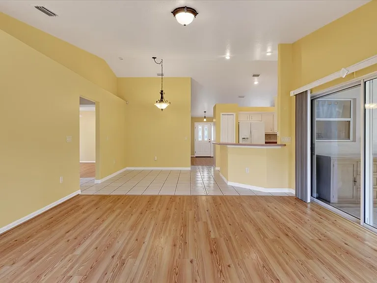 28 Princeton Ln — Photo 12