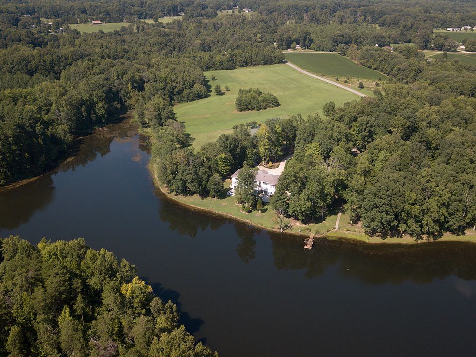 Aerial View of the House and 22 acre lake it sits on.