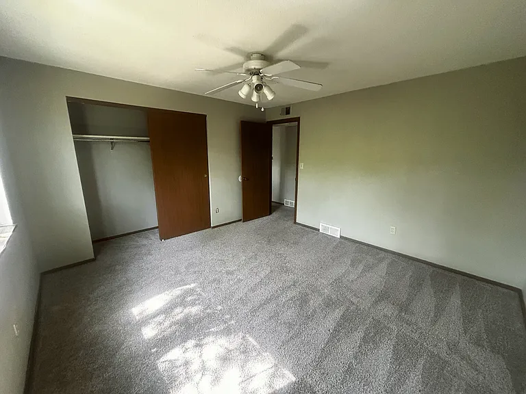 Kellogg Place Apartments — Photo 9