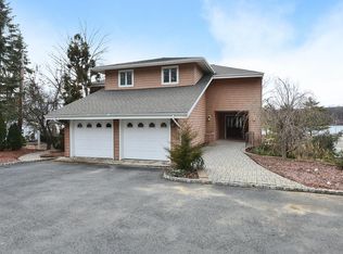 4 Springbrook Ter, Lake Hopatcong, NJ 07849