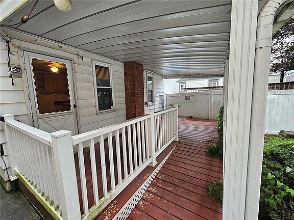4th image of 139 2nd St