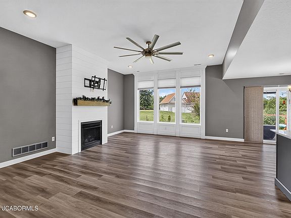 5th image of 14659 Mettler Dr