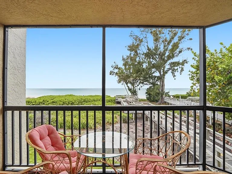 5611 Gulf Of Mexico Dr #3 — Photo 41