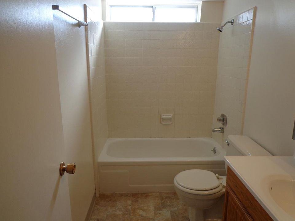 1st image of 587 Hansen Ave