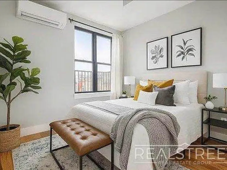 1526 Park Pl #2F — Photo 4