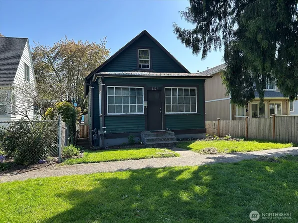2121 S Sheridan Avenue, Tacoma, WA 98405