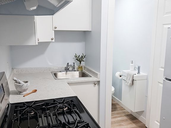5th image of 7951 Thormanby Cres #32