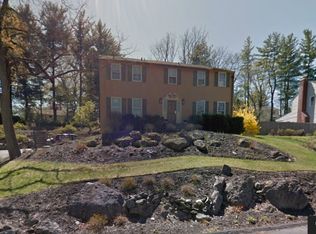 12 Lilling Rd, Poughkeepsie, NY 12601