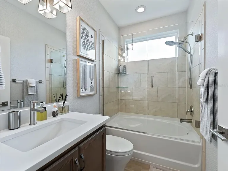 5672 NW 40th Pl — Photo 24