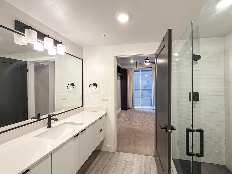 933 S Washington St #111 — Photo 17