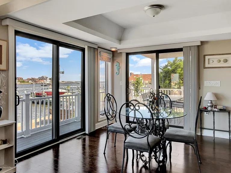 374 Aldo Dr — Photo 14