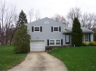 927 Renninger Rd, Akron, OH 44319