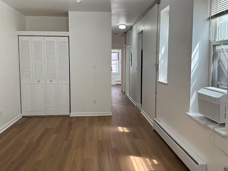 213 E Berkeley St #2 — Photo 5