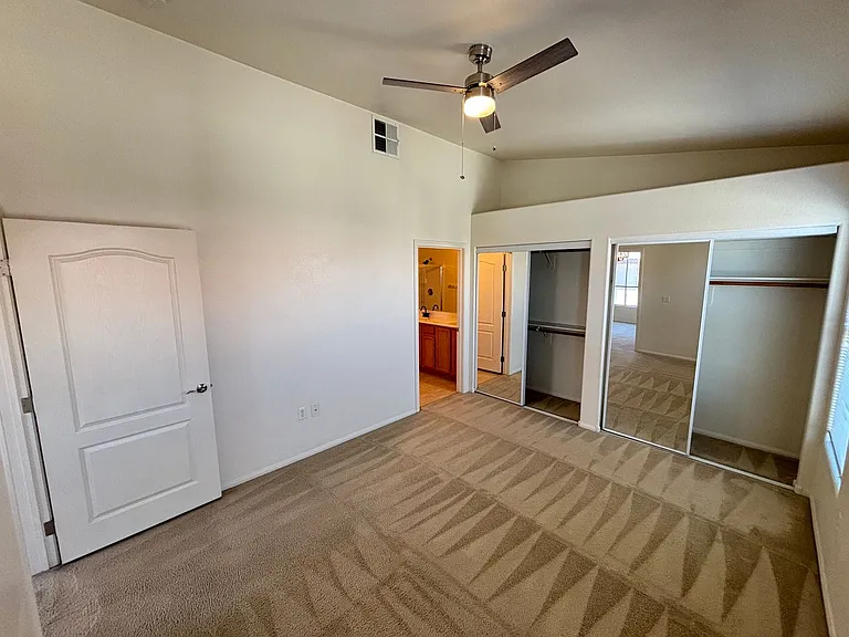 2305 W Horizon Ridge Pkwy #2324 — Photo 12