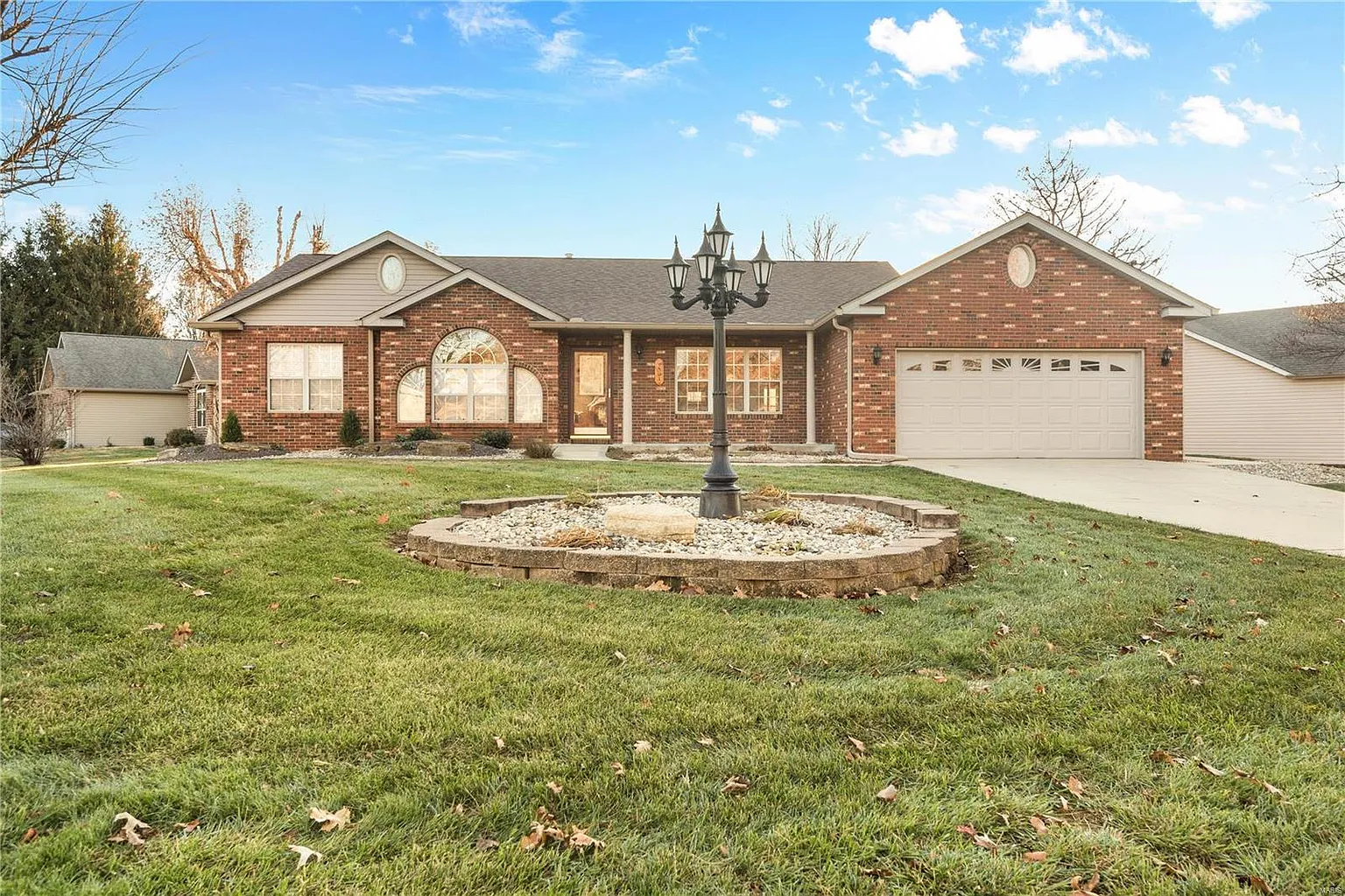 7501 Stonebridge Dr photo 1