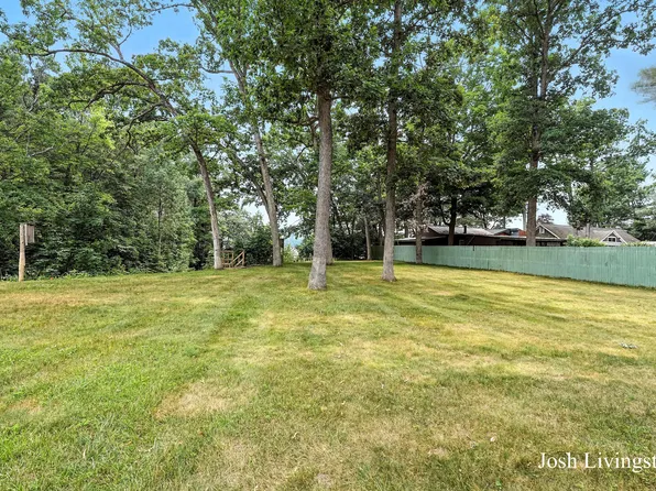 6306 E Carrigan Ct, Newaygo, MI 49337