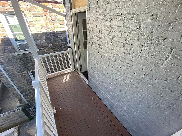 445 Manor St — Photo 22