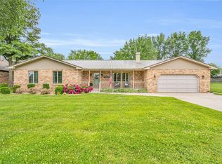 1171 Country Club Rd, Sullivan, IL 61951