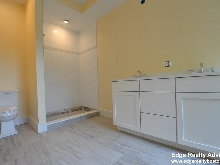 118 Tremont St — Photo 6