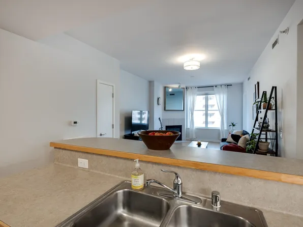 360 W Washington Ave Unit 712, Madison, WI 53703