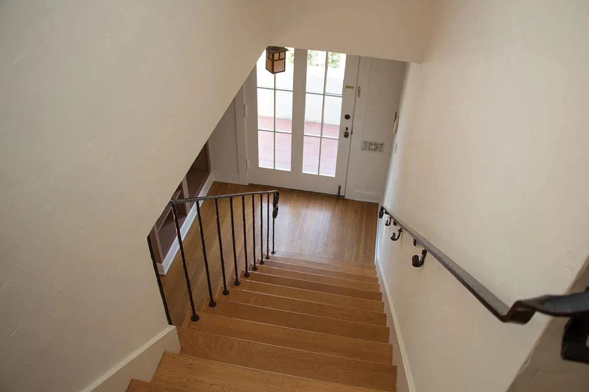3 bed, 2300 sqft, $4,800 — Photo 3