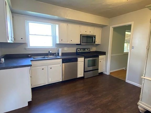2nd image of 2659 Stanford Dr