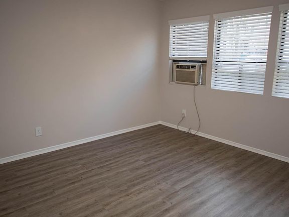 4th image of 102 Roswell Ave #A