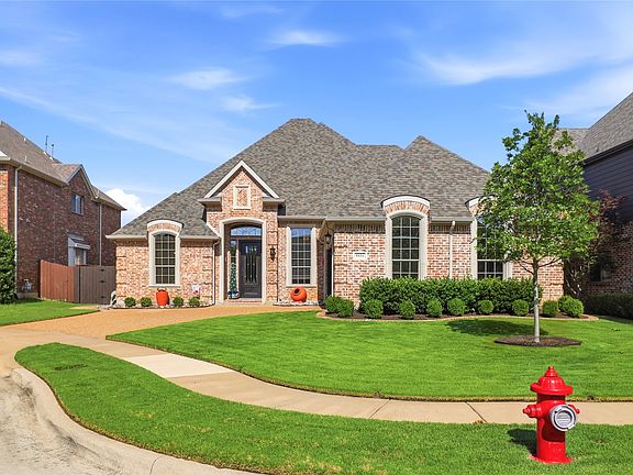 2nd image of 5931 Crescent Ln