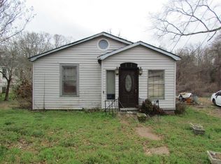 103 Smith St, Laurens, SC 29360