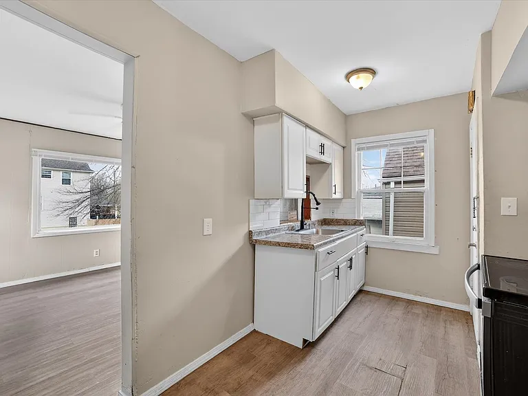 17208 Lipton Ave — Photo 7