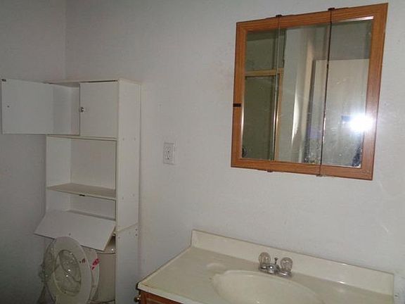 5th image of 7311 N Fm 400