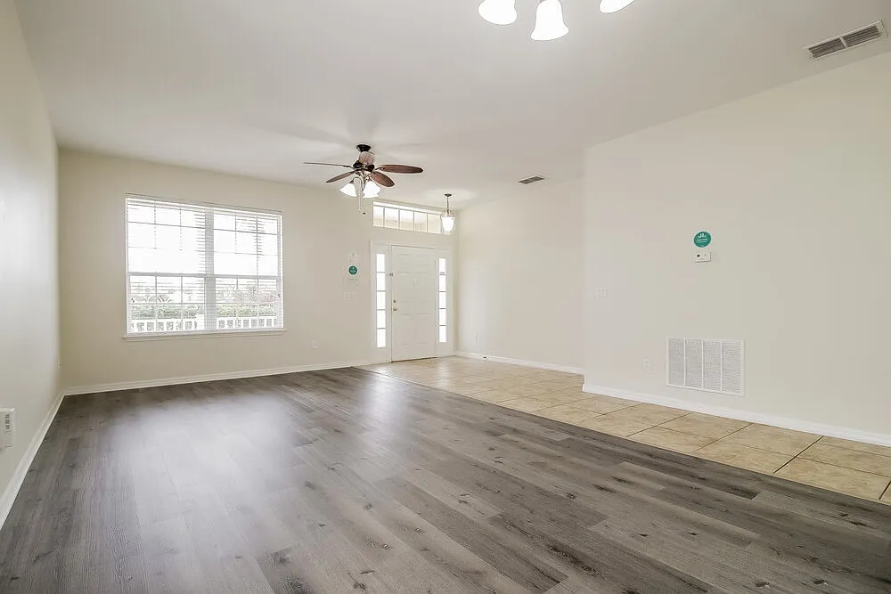 3 bed, 2.0 bath, 1751 sqft, $2,545 — Photo 4