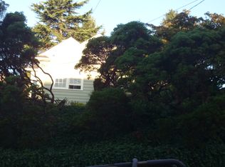 1017 Warren Ave N, Seattle, WA 98109