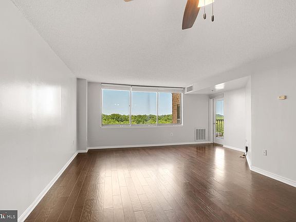 5th image of 10101 Grosvenor Pl APT 1704