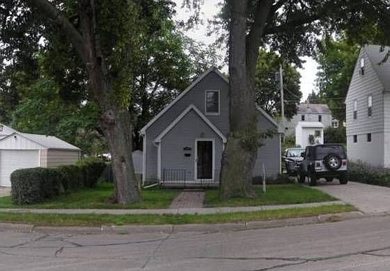1st image of 5835 Erskine St