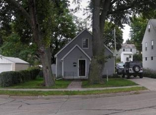 5835 Erskine St, Omaha, NE 68104