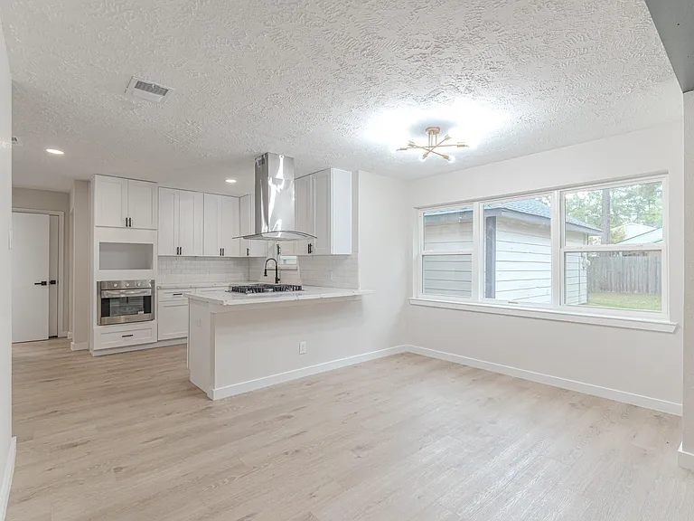28814 Enchanted Dr — Photo 1