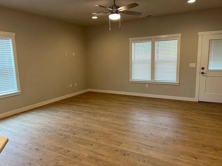 151 N Market St — Photo 12