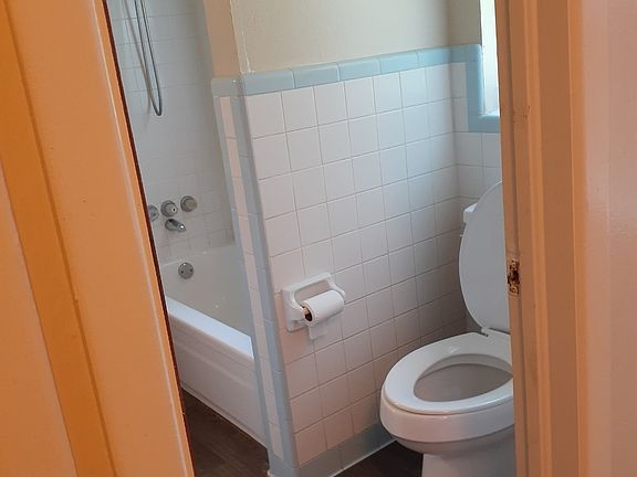 2nd image of 3010 Grove St