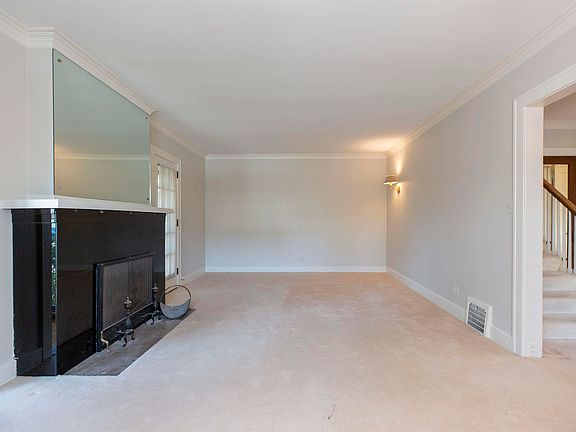 5th image of 402 E Pokagon St
