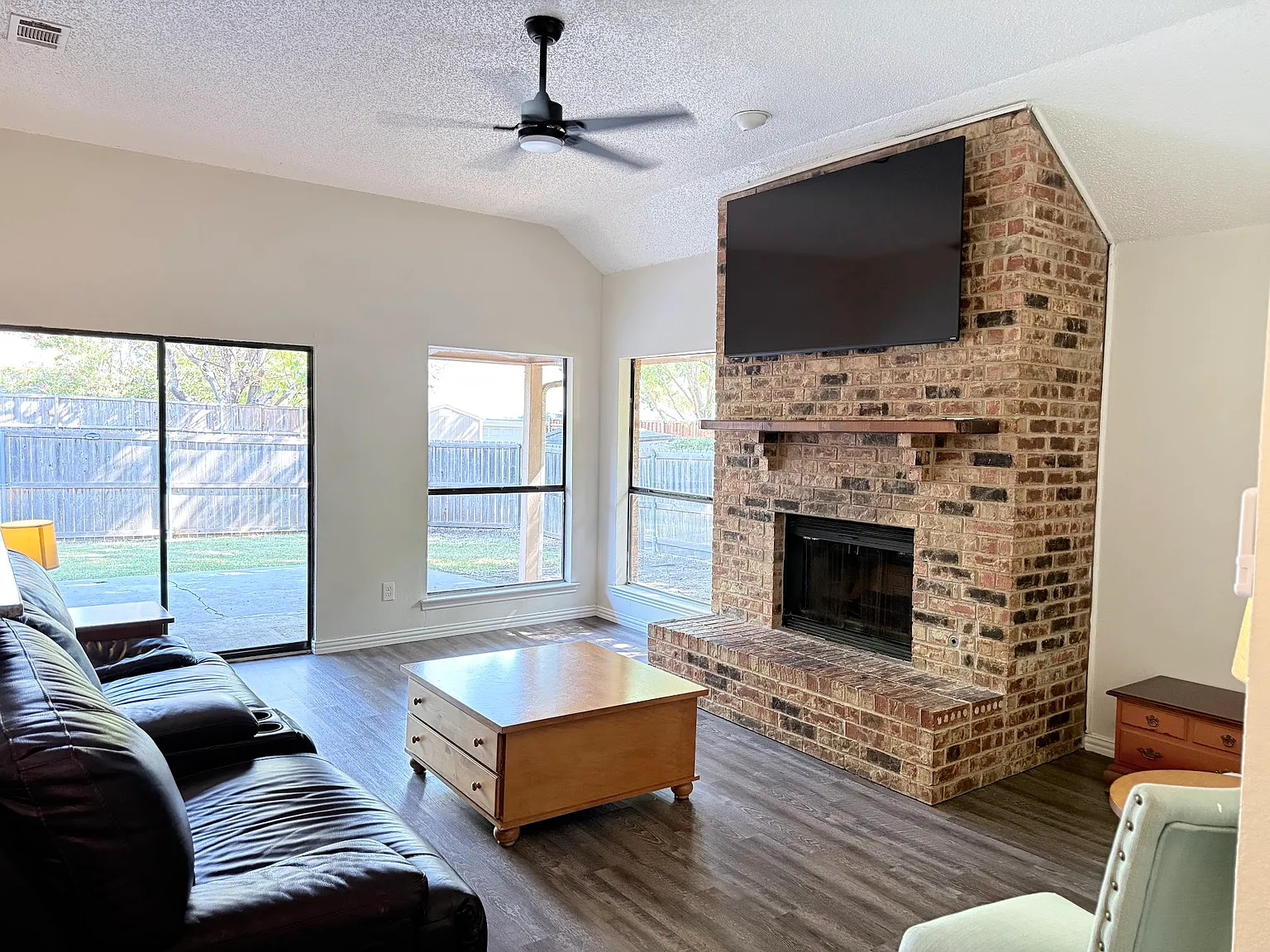 3 bed, 1551 sqft, $2,295 — Photo 3